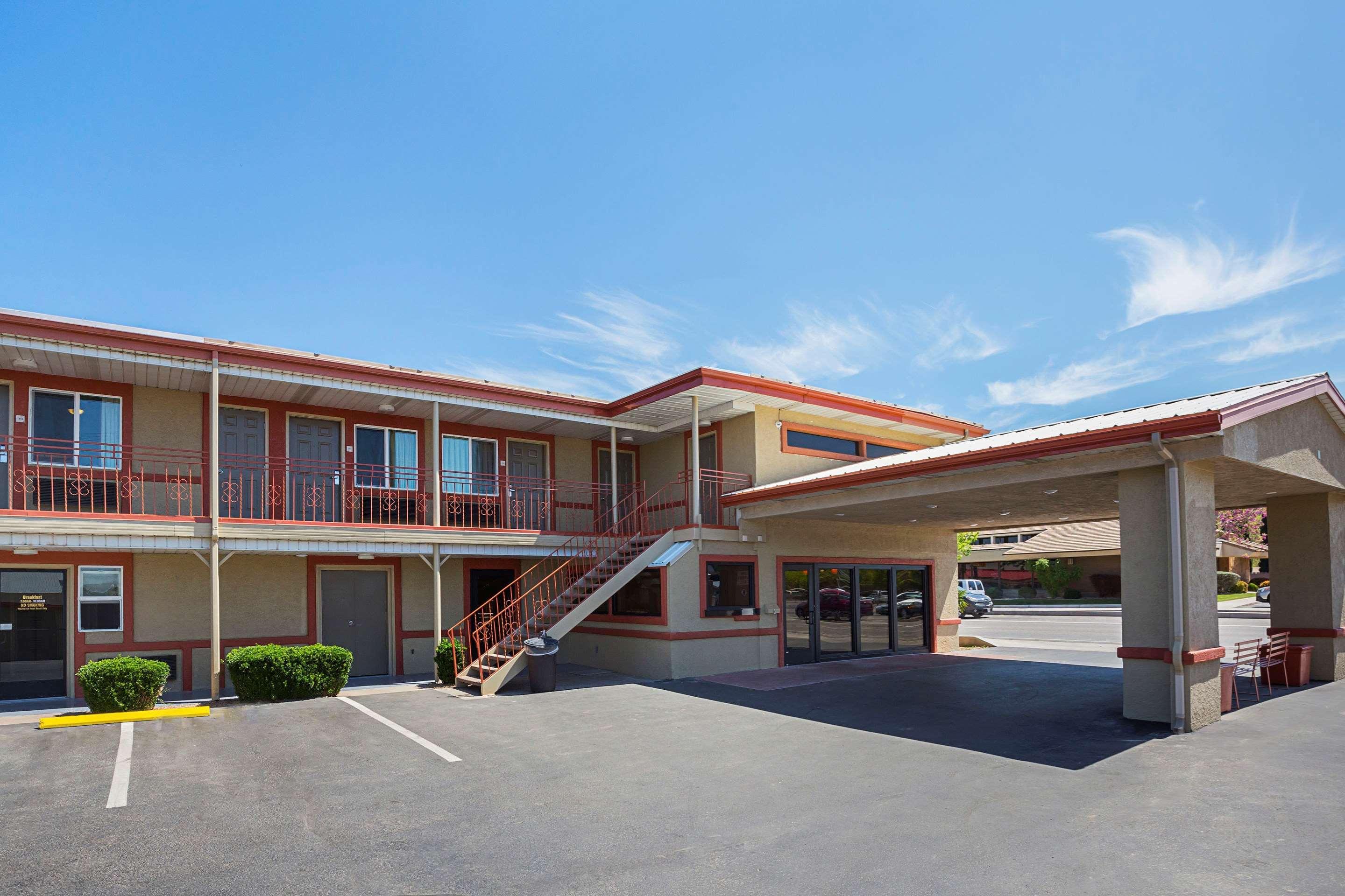 Econo Lodge Hurricane Zion Park Area Exteriör bild