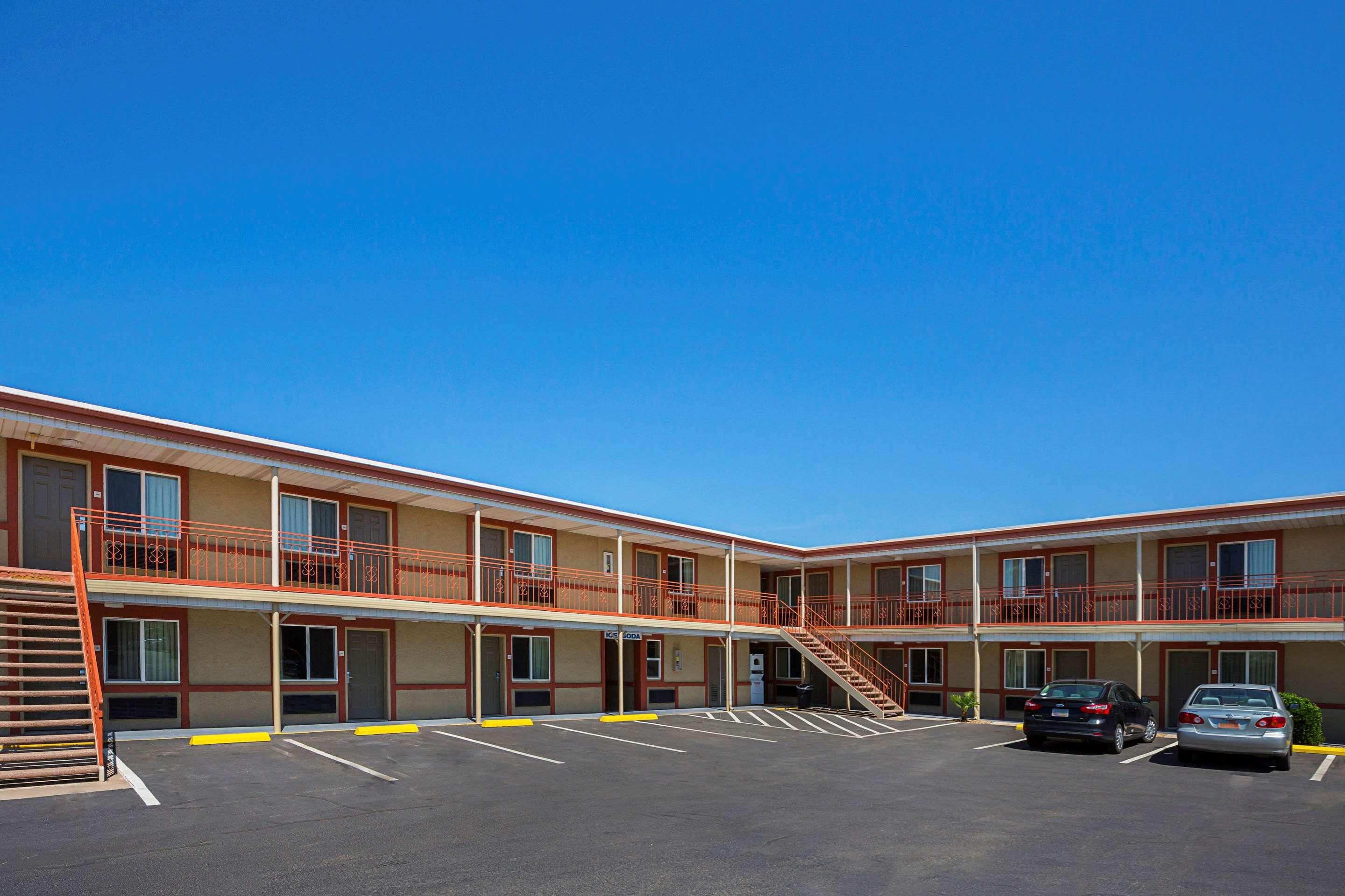 Econo Lodge Hurricane Zion Park Area Exteriör bild